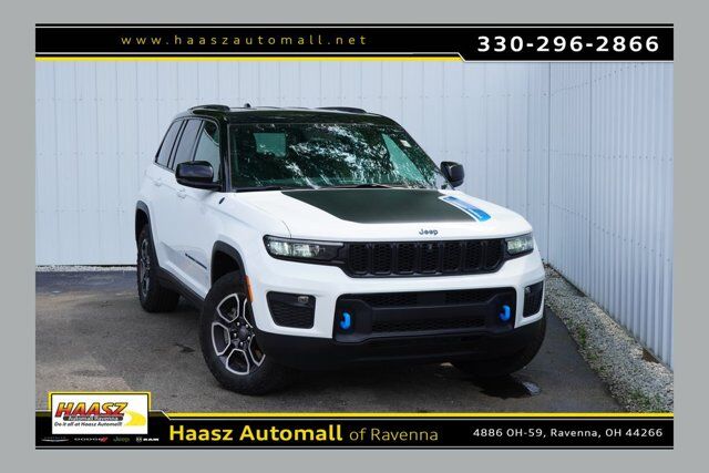 2022 Jeep Grand Cherokee 4xe Trailhawk — photo 1 of 1