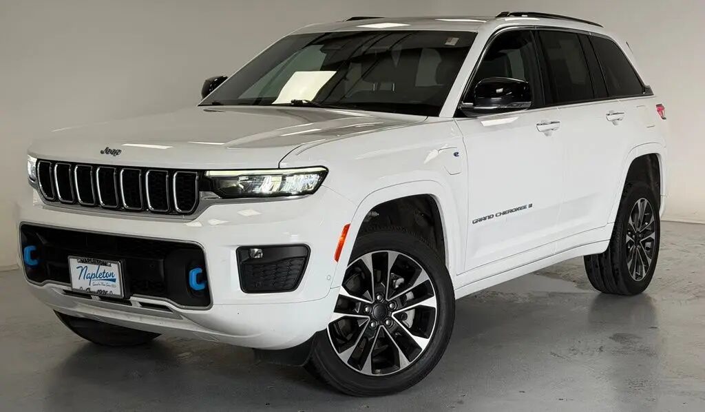 2023 Jeep Grand Cherokee Overland 4xe — photo 1 of 13