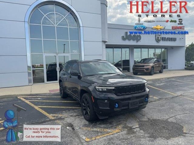 2023 Jeep Grand Cherokee Overland 4xe — photo 1 of 6