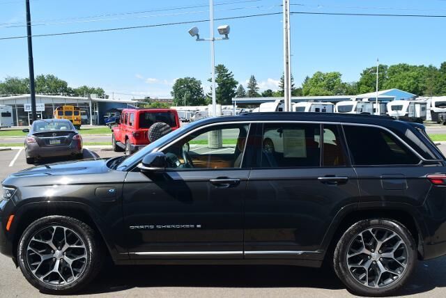 2024 Jeep Grand Cherokee Summit 4xe — photo 1 of 4