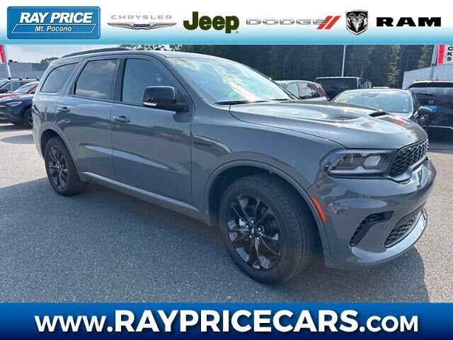 2025 Dodge Durango R/T — photo 1 of 13