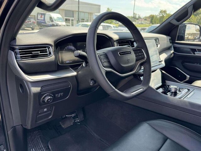 2025 Jeep Wagoneer L Base