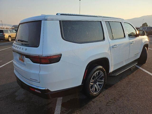 2023 Jeep Wagoneer L Series II — photo 1 of 27