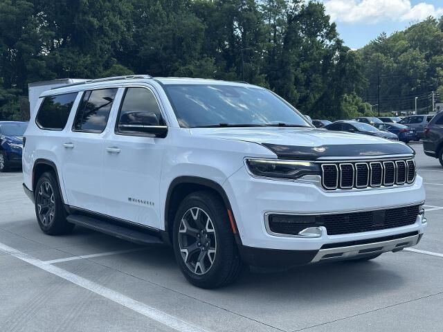 2023 Jeep Wagoneer L Series III — photo 1 of 13