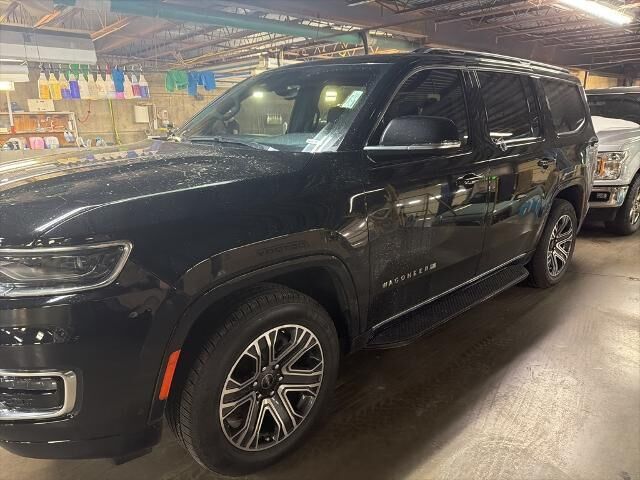 2025 Jeep Wagoneer Base
