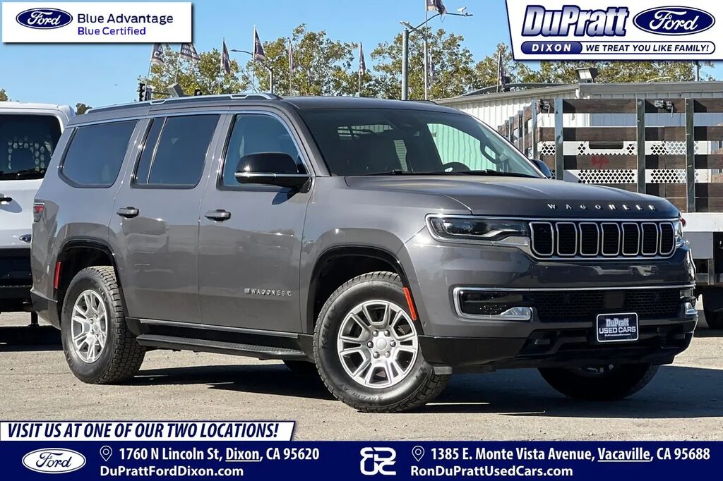 2024 Jeep Wagoneer Base — photo 1 of 13
