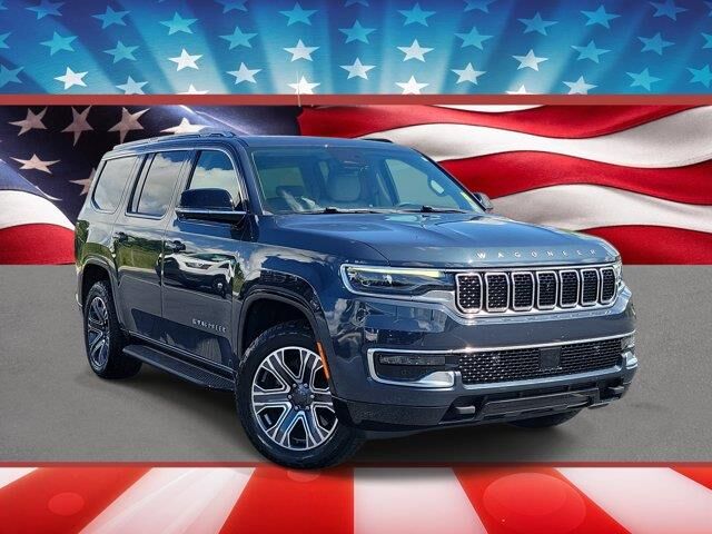 2023 Jeep Wagoneer Base — photo 1 of 26