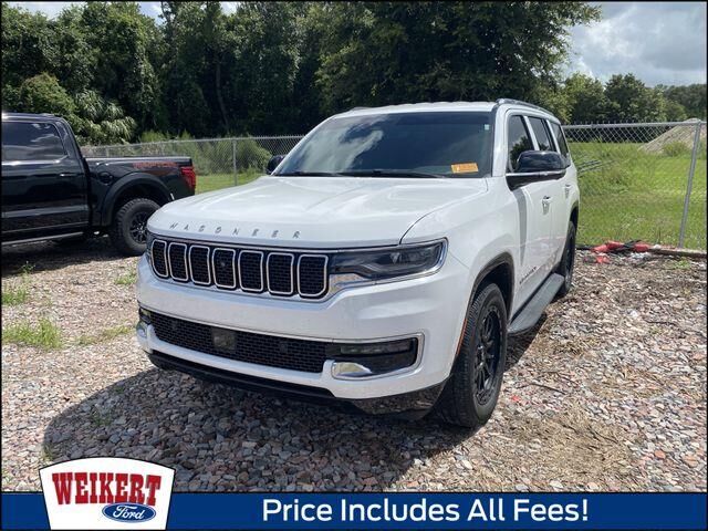 2023 Jeep Wagoneer Base — photo 1 of 10
