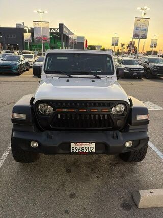 2020 Jeep Gladiator Sport — photo 1 of 2