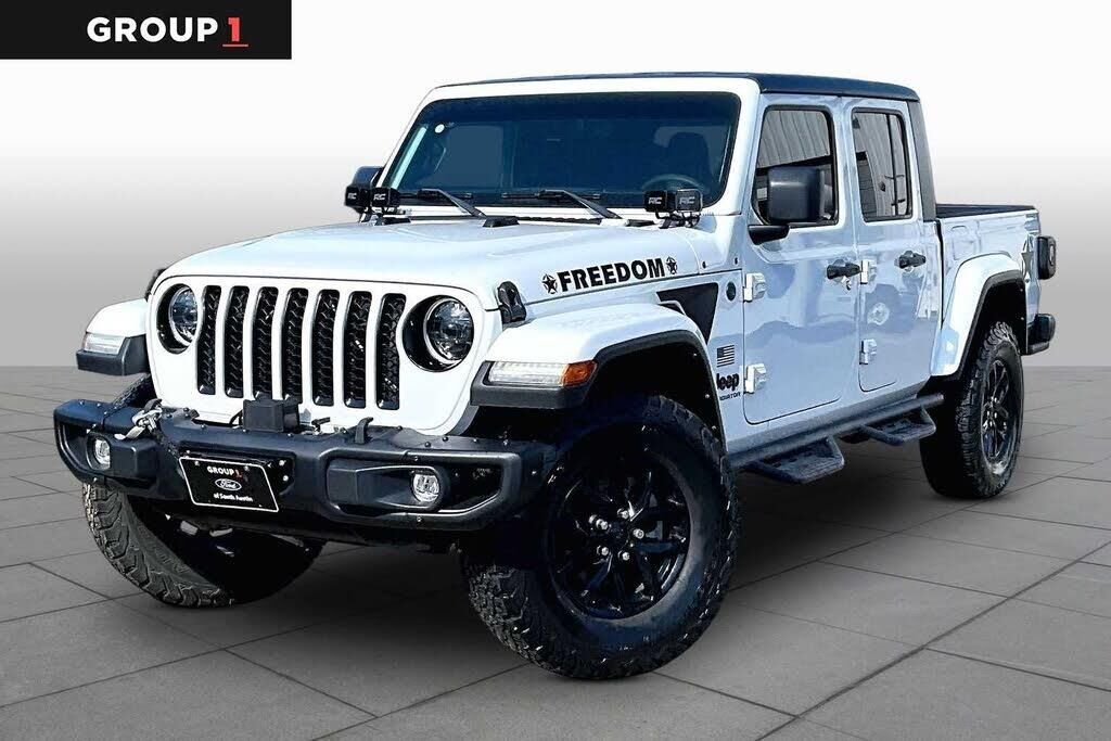 2023 Jeep Gladiator Sport — photo 1 of 1
