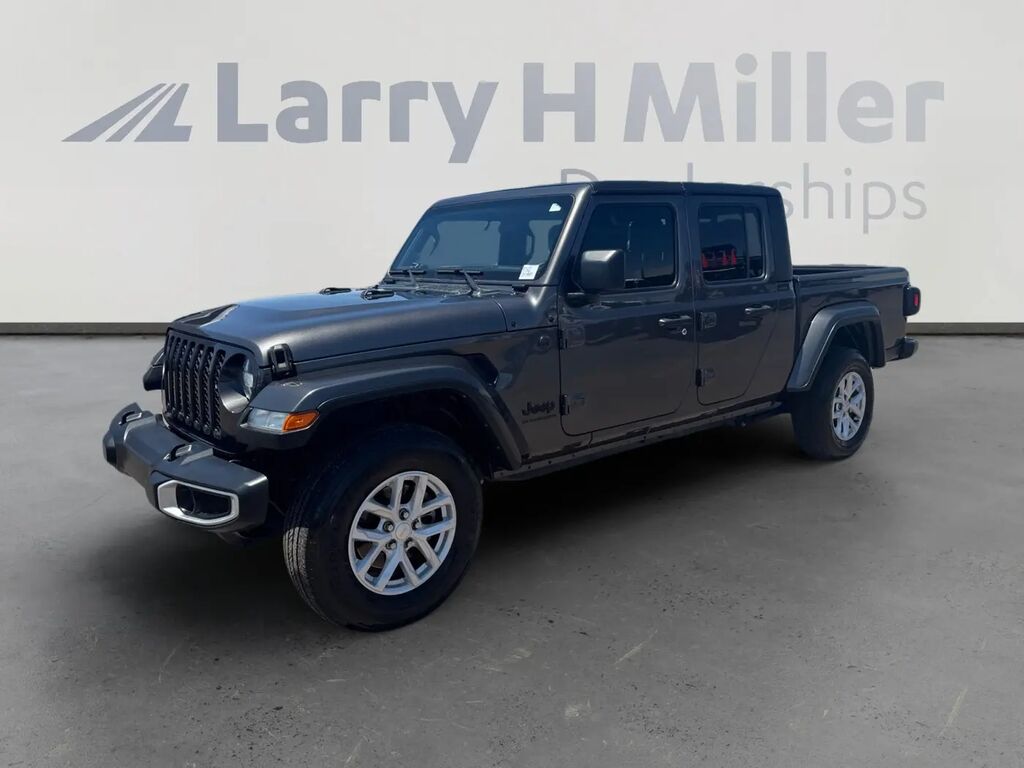 2023 Jeep Gladiator Sport — photo 1 of 16