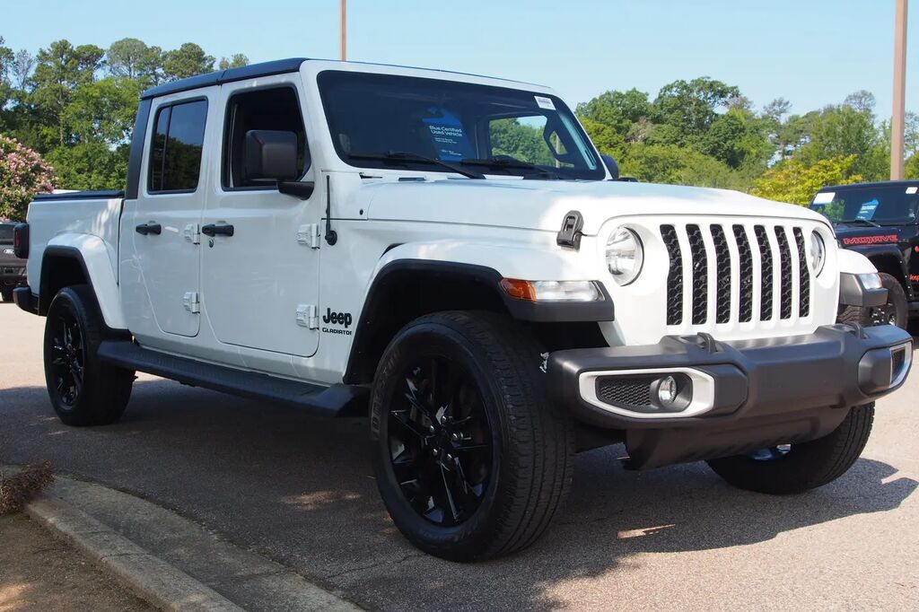 2021 Jeep Gladiator Sport — photo 1 of 13