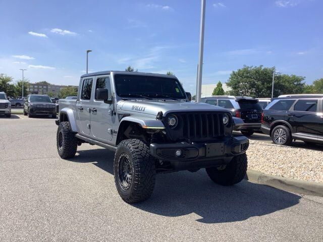 2021 Jeep Gladiator Willys — photo 1 of 26