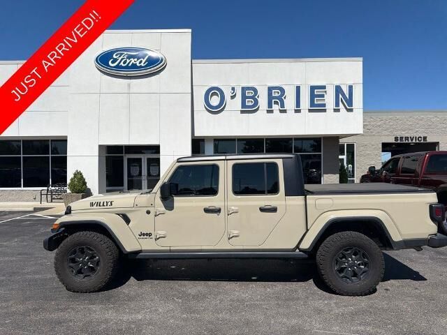 2022 Jeep Gladiator Sport — photo 1 of 13