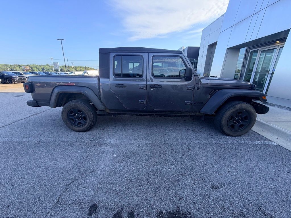 2023 Jeep Gladiator Sport — photo 1 of 13