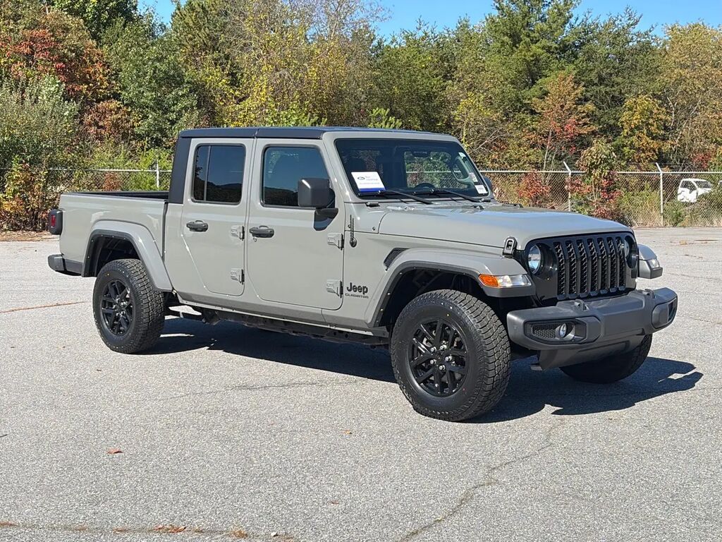 2022 Jeep Gladiator Sport — photo 1 of 13