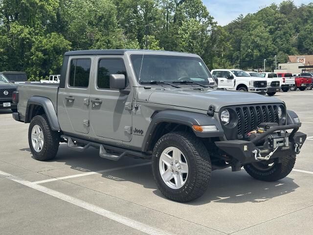 2023 Jeep Gladiator Sport — photo 1 of 13