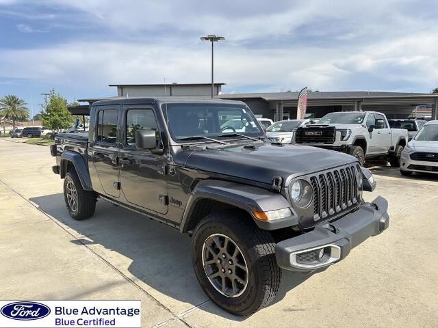 2020 Jeep Gladiator Sport — photo 1 of 52