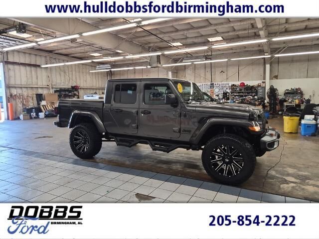 2022 Jeep Gladiator Sport — photo 1 of 26