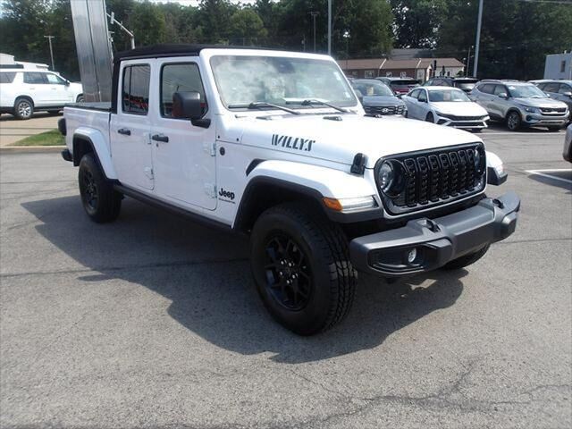 2024 Jeep Gladiator Willys — photo 1 of 13