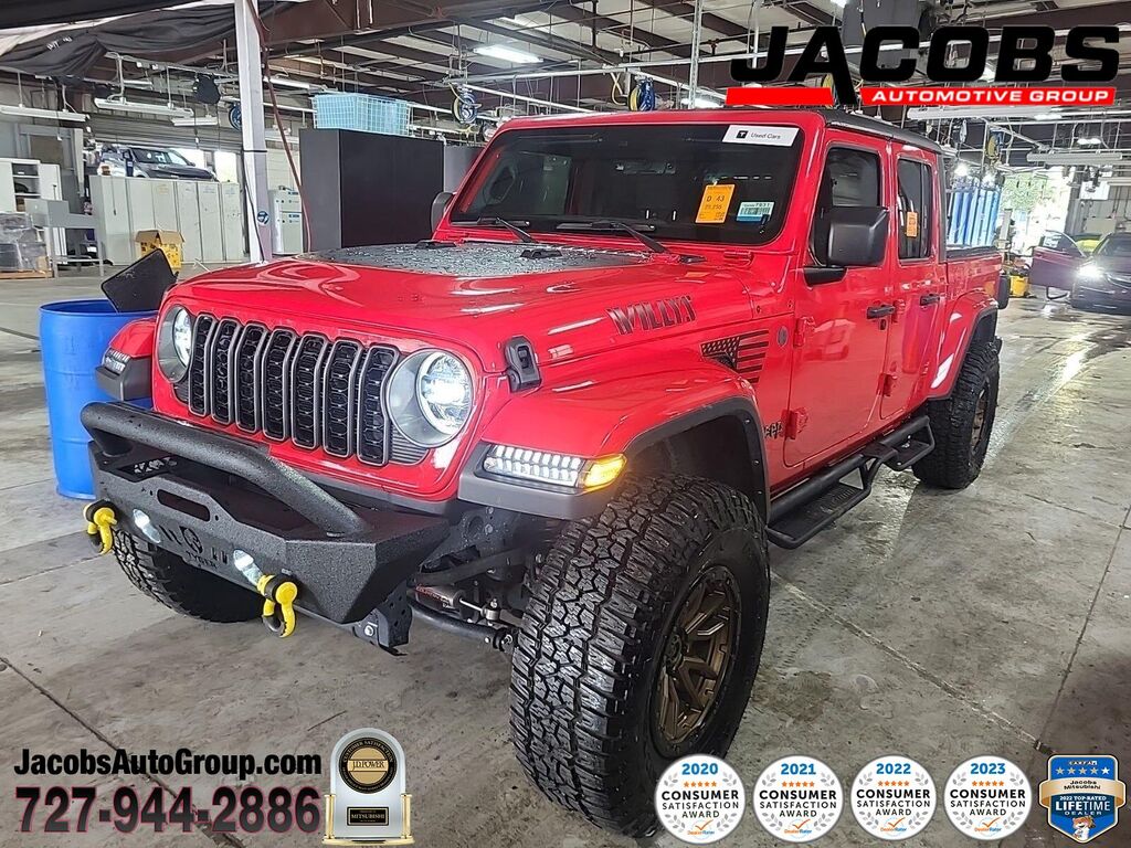 2024 Jeep Gladiator Willys — photo 1 of 13