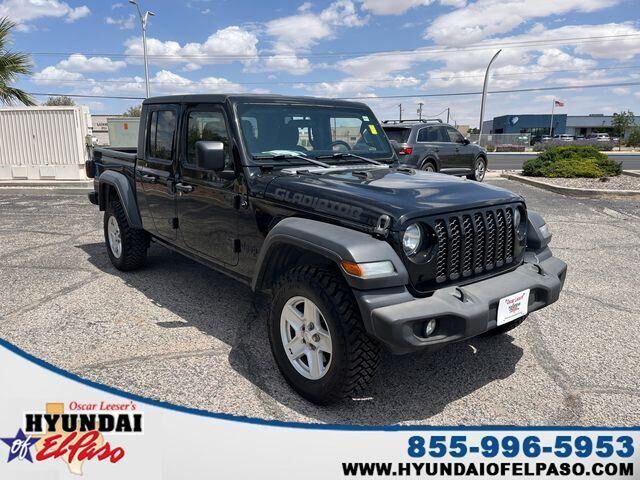 2020 Jeep Gladiator Sport — photo 1 of 15