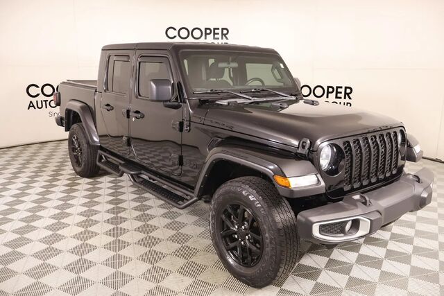 2022 Jeep Gladiator Sport