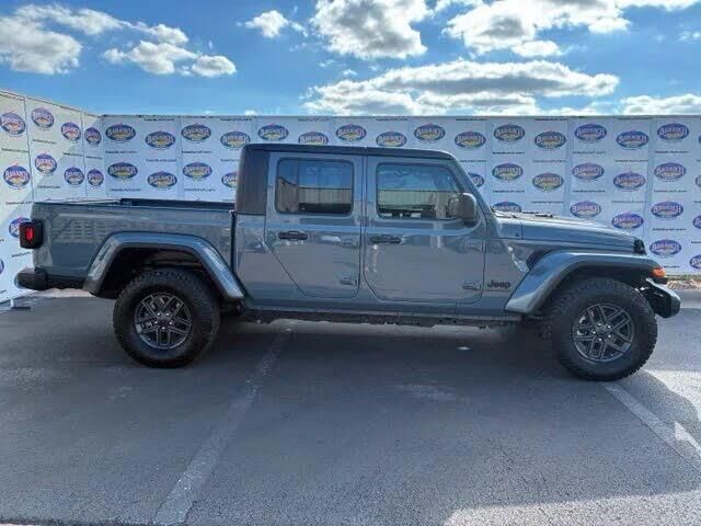2024 Jeep Gladiator Sport