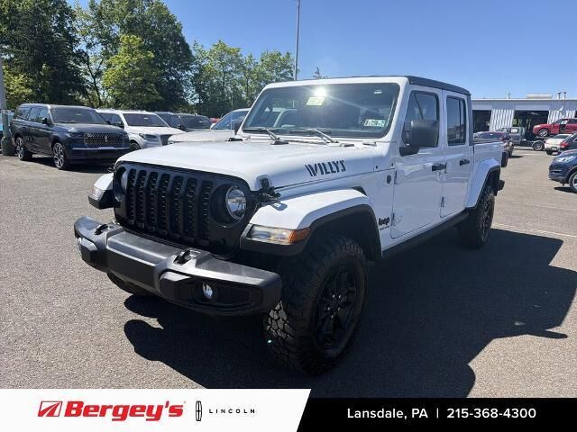 2022 Jeep Gladiator Sport — photo 1 of 37