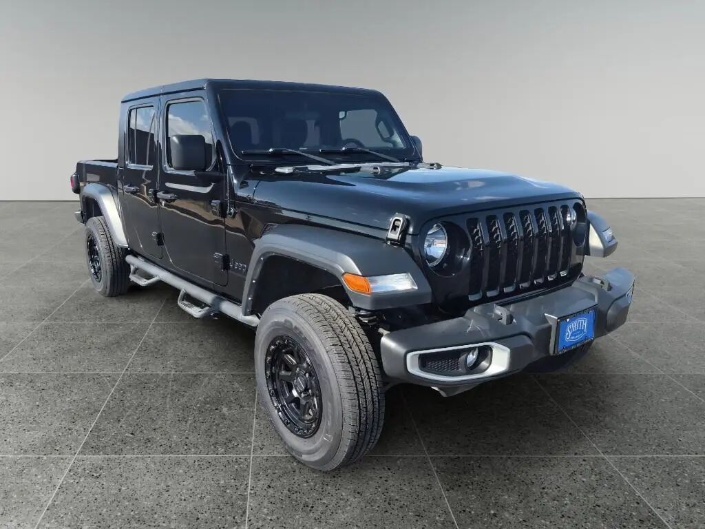2023 Jeep Gladiator Sport — photo 1 of 14