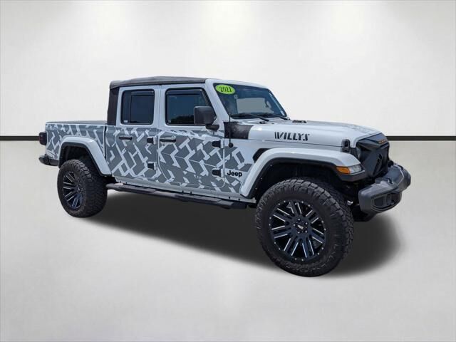 2021 Jeep Gladiator Willys — photo 1 of 13
