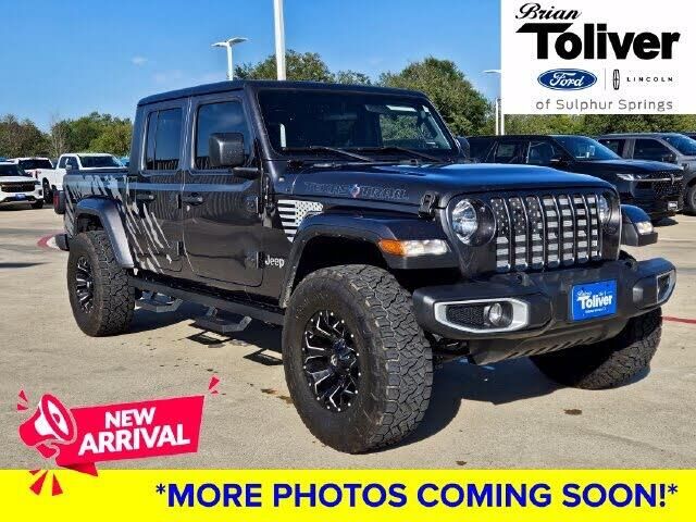 2022 Jeep Gladiator Sport