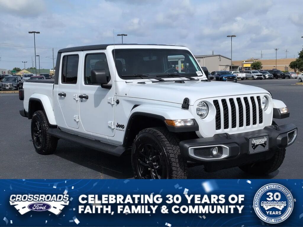 2023 Jeep Gladiator Sport — photo 1 of 18