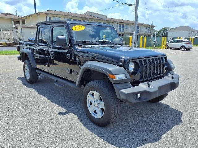 2020 Jeep Gladiator Sport — photo 1 of 13