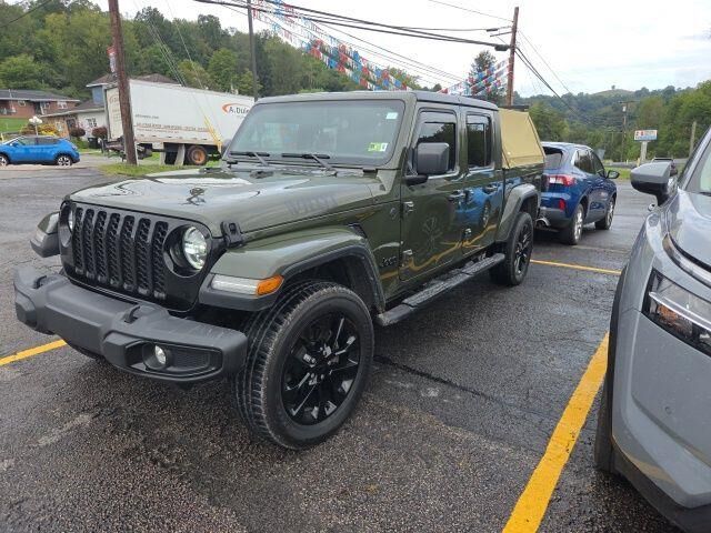2022 Jeep Gladiator Sport