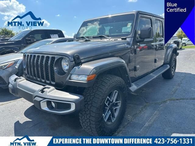 2023 Jeep Gladiator Sport — photo 1 of 10