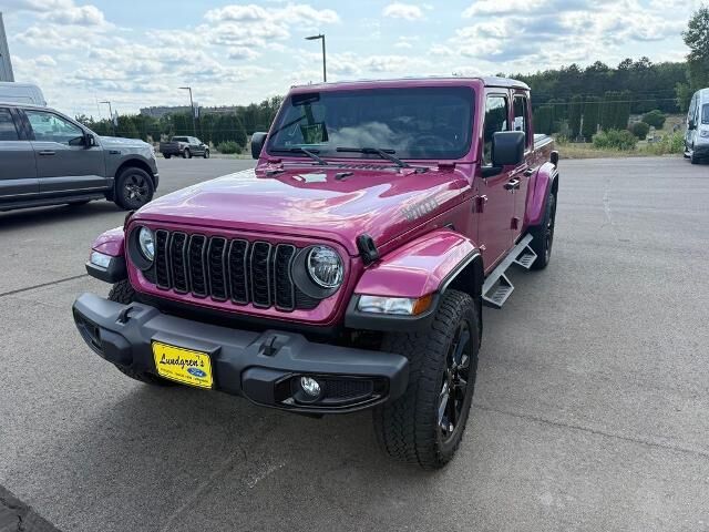2024 Jeep Gladiator Sport — photo 1 of 13