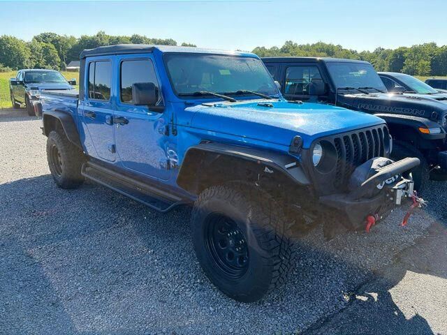 2022 Jeep Gladiator Altitude — photo 1 of 39