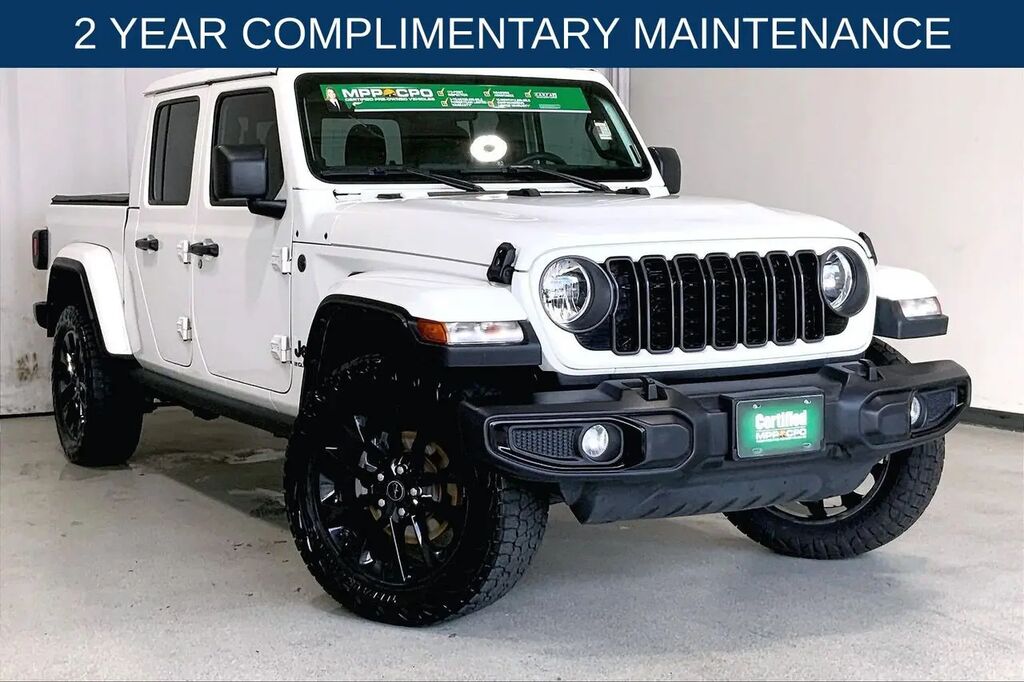 2024 Jeep Gladiator Sport — photo 1 of 43