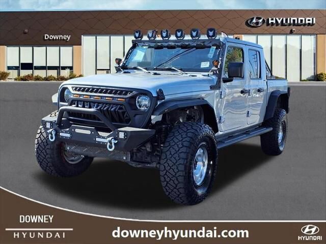 2023 Jeep Gladiator Overland — photo 1 of 27