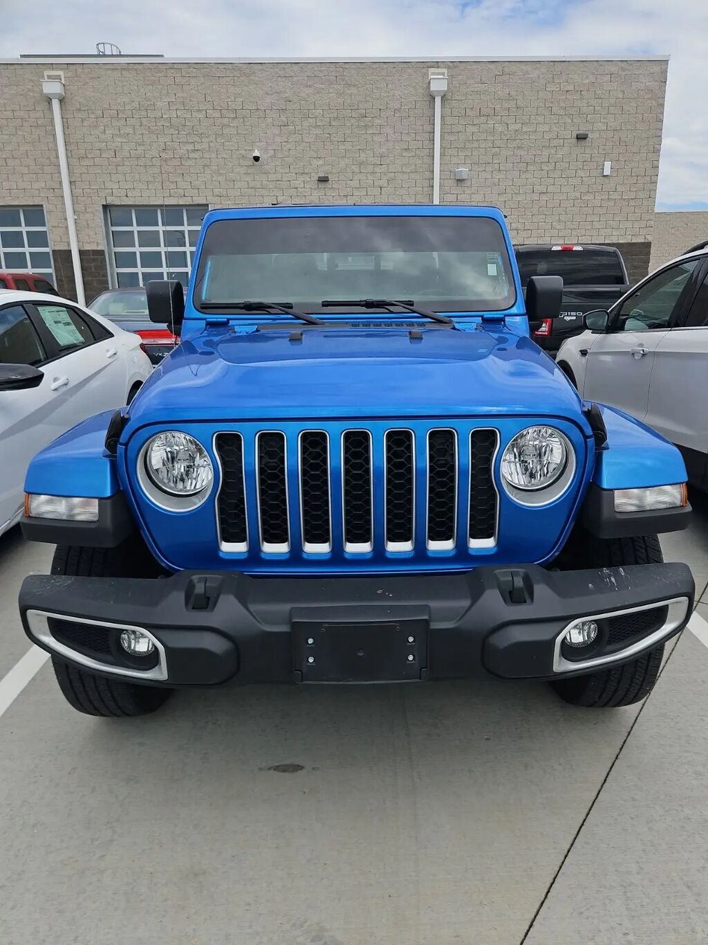 2021 Jeep Gladiator Overland — photo 1 of 53