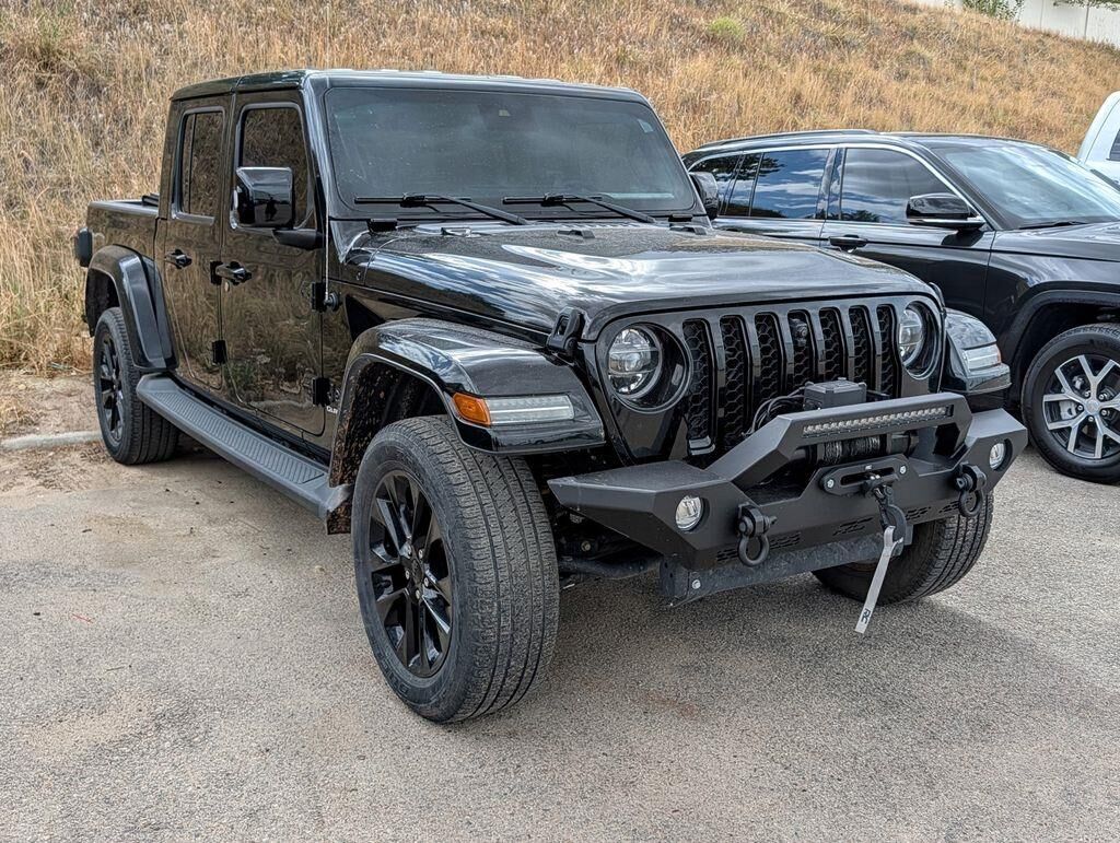 2022 Jeep Gladiator Overland — photo 1 of 12