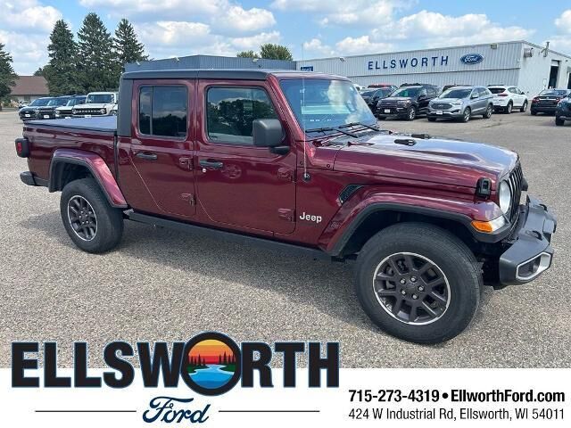 2021 Jeep Gladiator Overland — photo 1 of 26
