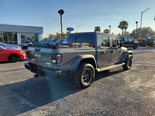 2022 Jeep Gladiator Overland