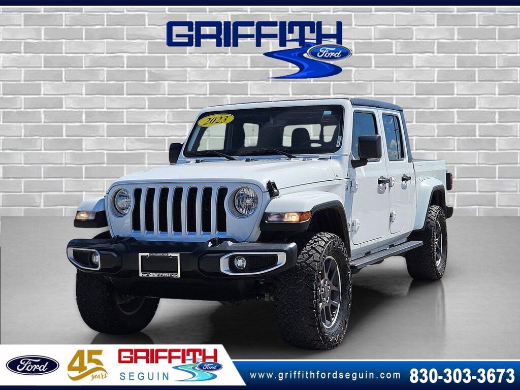 2023 Jeep Gladiator Overland — photo 1 of 2