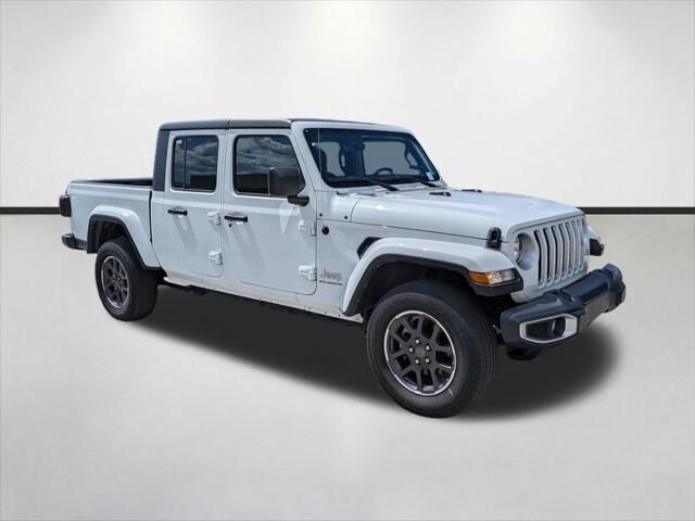 2023 Jeep Gladiator Overland — photo 1 of 13