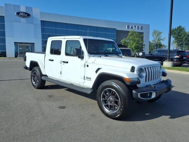 2022 Jeep Gladiator Overland — photo 1 of 13