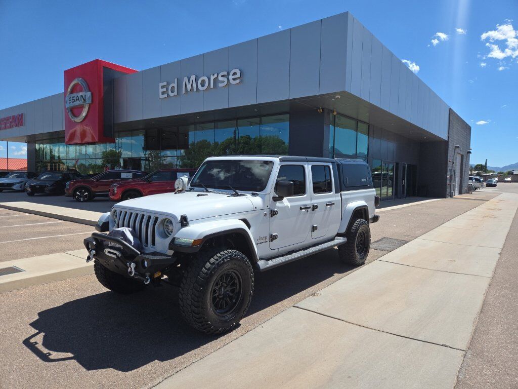 2020 Jeep Gladiator Overland — photo 1 of 13