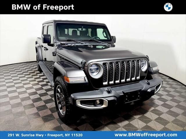 2021 Jeep Gladiator Overland — photo 1 of 13