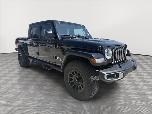2021 Jeep Gladiator Overland — photo 1 of 11